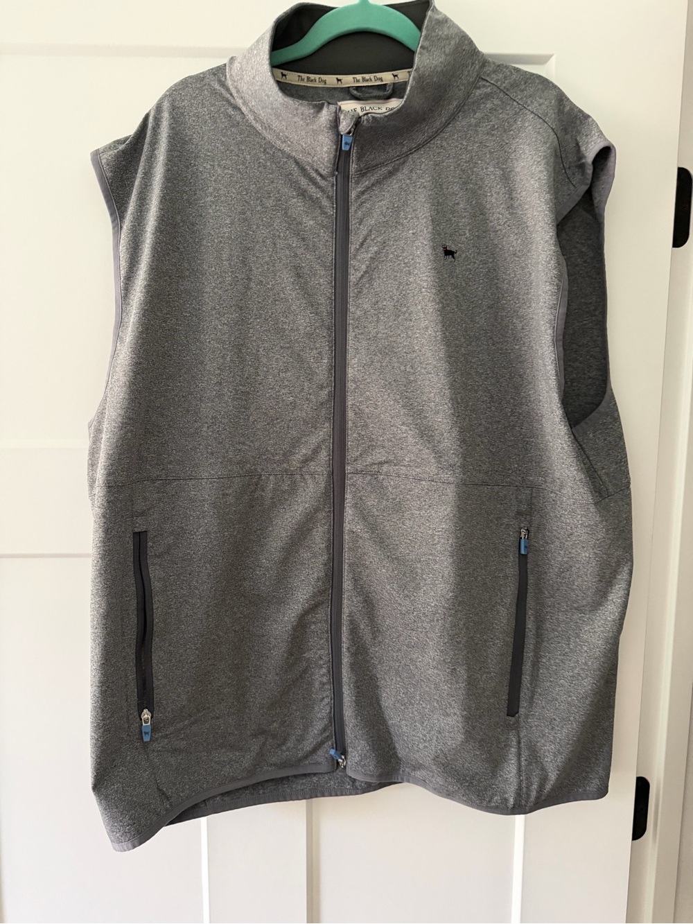 The Black Dog Men’s Golf third layer Vest Size XL NWT